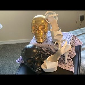 5 inch plus high heel platform patent leather white shoes size 9 never worn